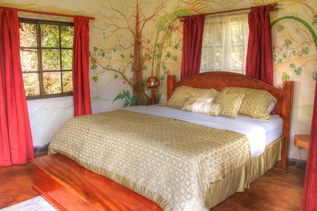 Gingerbread Restaurant & Hotel ヌエボ・アレナル 部屋 写真