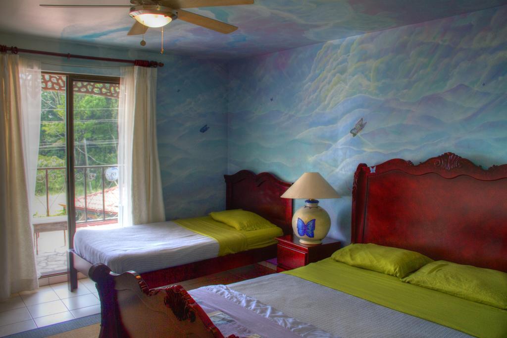 Gingerbread Restaurant & Hotel ヌエボ・アレナル 部屋 写真